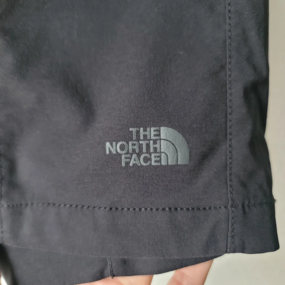 The North Face Belted Paramont Shorts Size 2 In Black